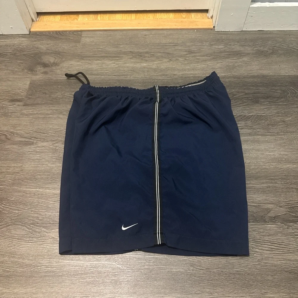 Vintage Nike Shorts - Picture 3 of 8